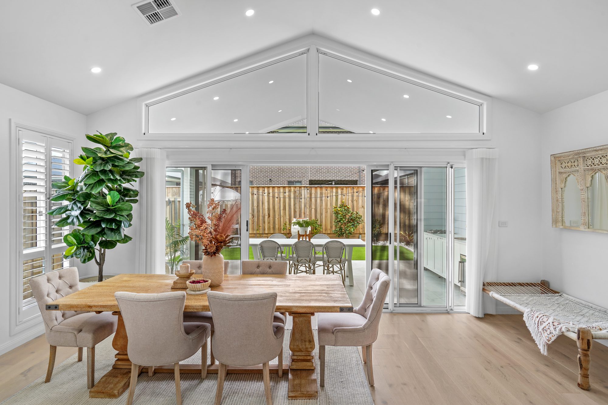 Dining room opening to the garden, Gledswood Hills
